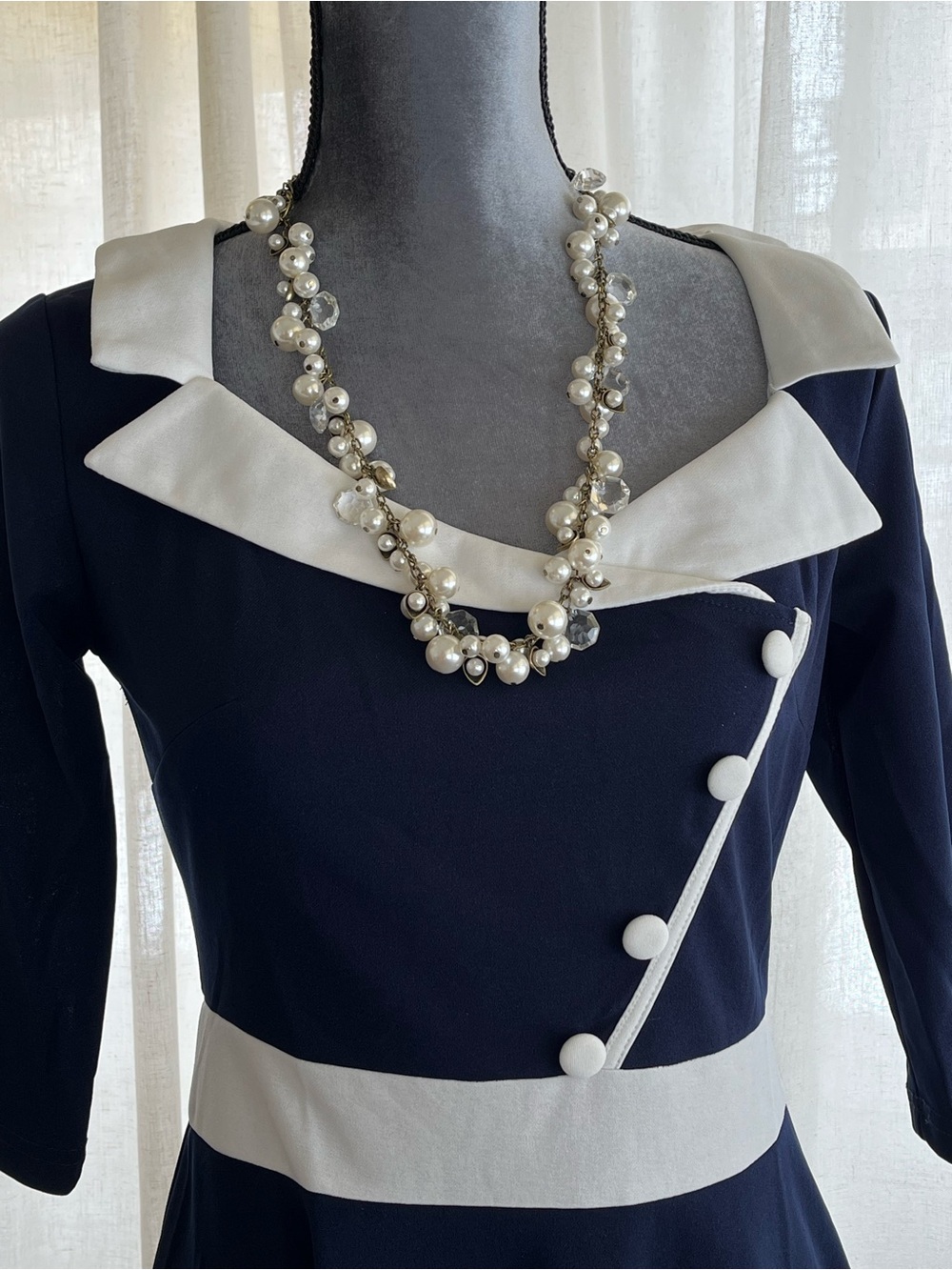 Chloe + Isabel Pearl and Crystal Statement Necklace in White pearls and Crystals